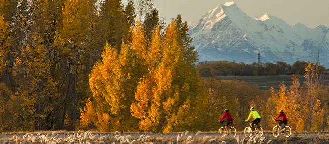 Stunning views of Mt Cook on the Alps to Ocean cycle trail | Colin Monteath